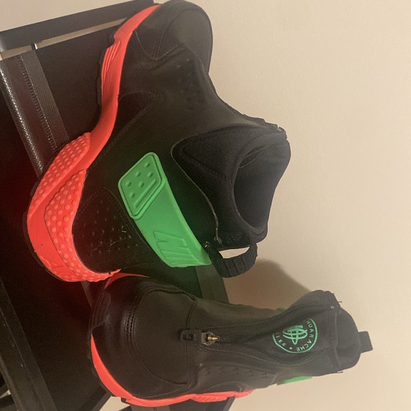 Nike Air Hurache Run Mid - Picture 2 of 7